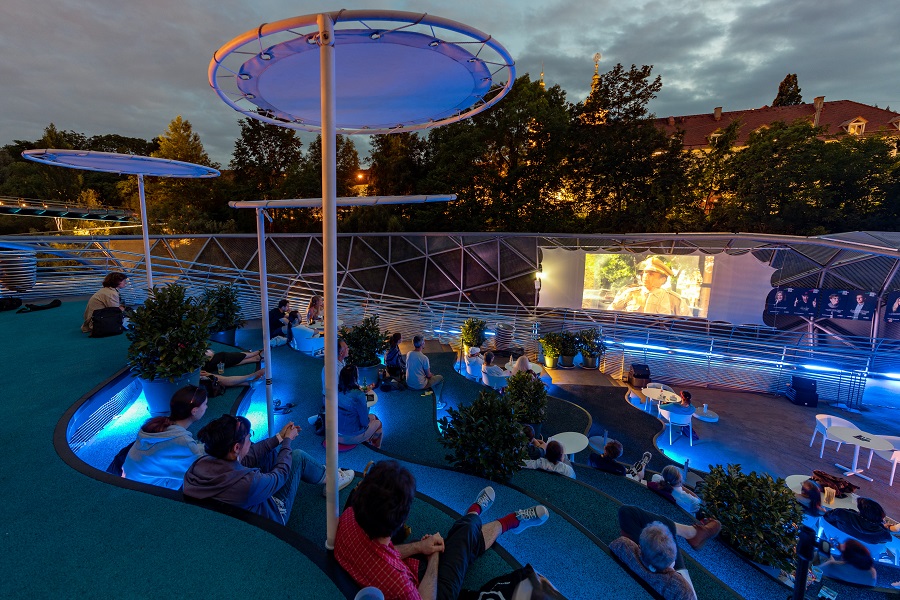 Spezielles Filmangebot für junge Grazer:innen: Sommerkino auf der Grazer Murinsel © Harry Schiffer Spezielles Filmangebot für junge Grazer:innen: Sommerkino auf der Grazer Murinsel
