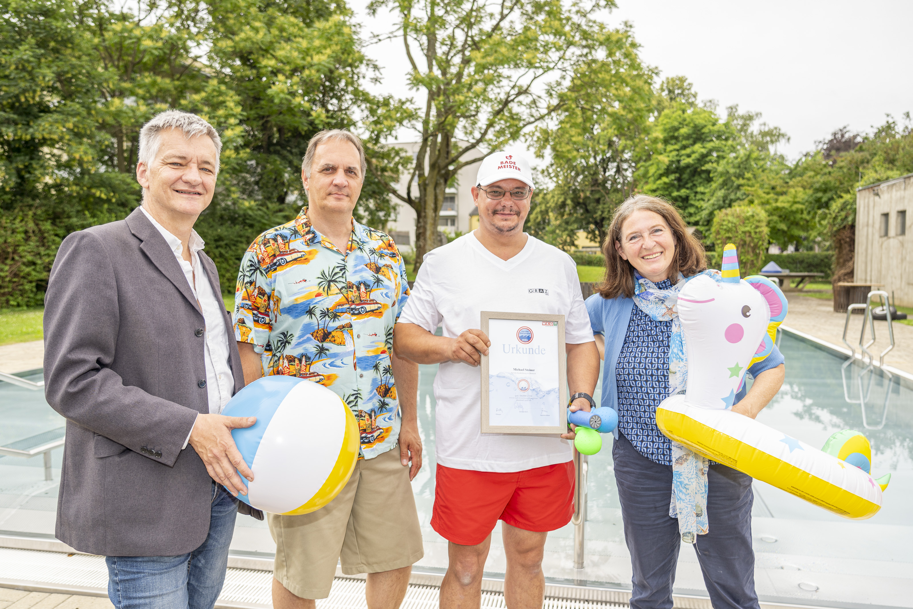 Urkundenübergabe