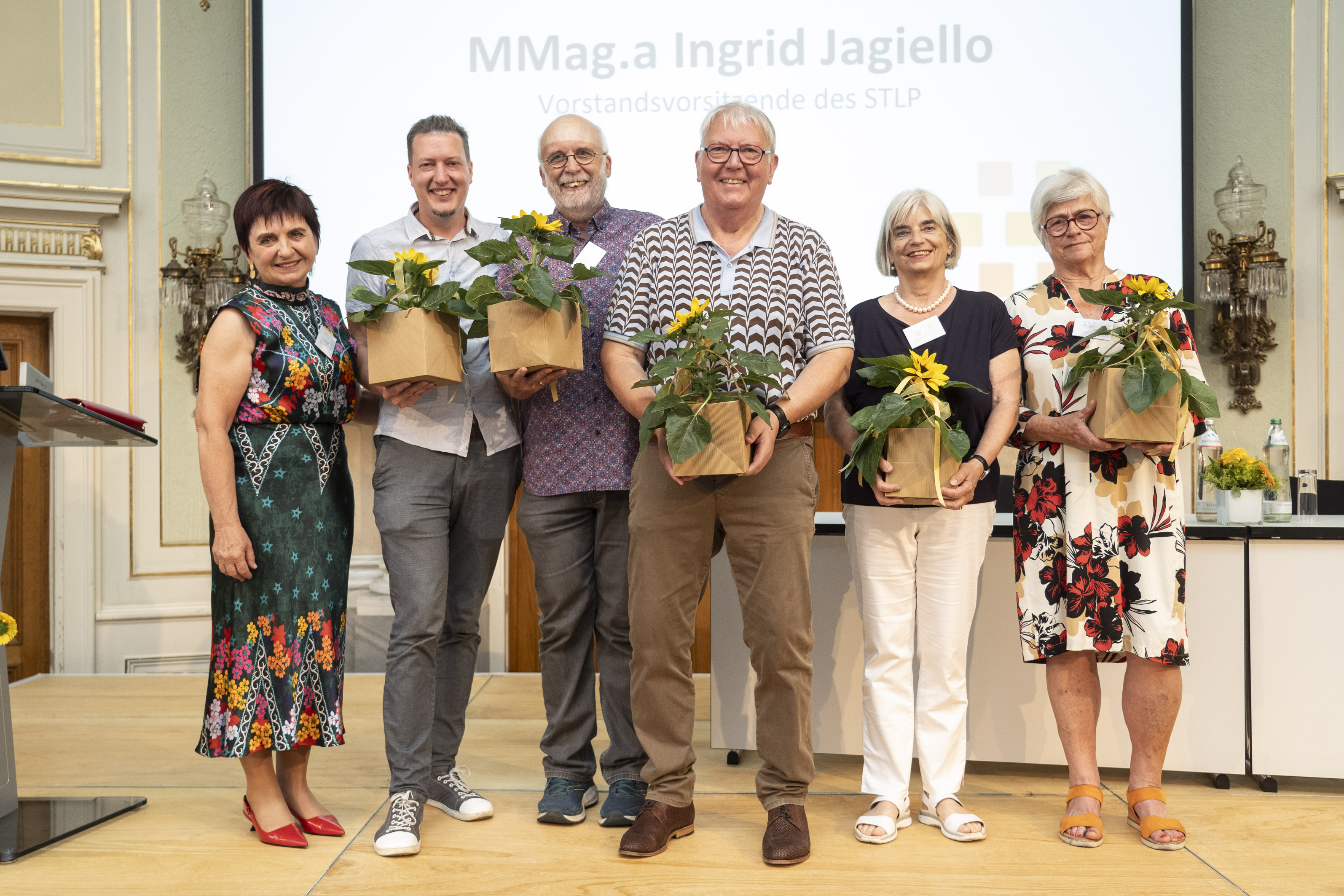Ingrid Jagiello ehrt lange Weggefährt:innen des STLP