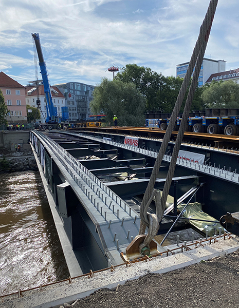 Für eine gute Verbimdung – die Tegetthoffbrücke wächst.