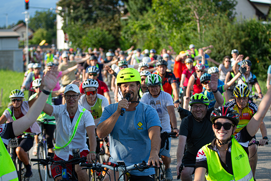„Auf die Radln, fertig, los!" – das Grazer CityRadeln brachte bei der WEBER-Grill-Tour mehr als 600 Menschen auf Tour(en).