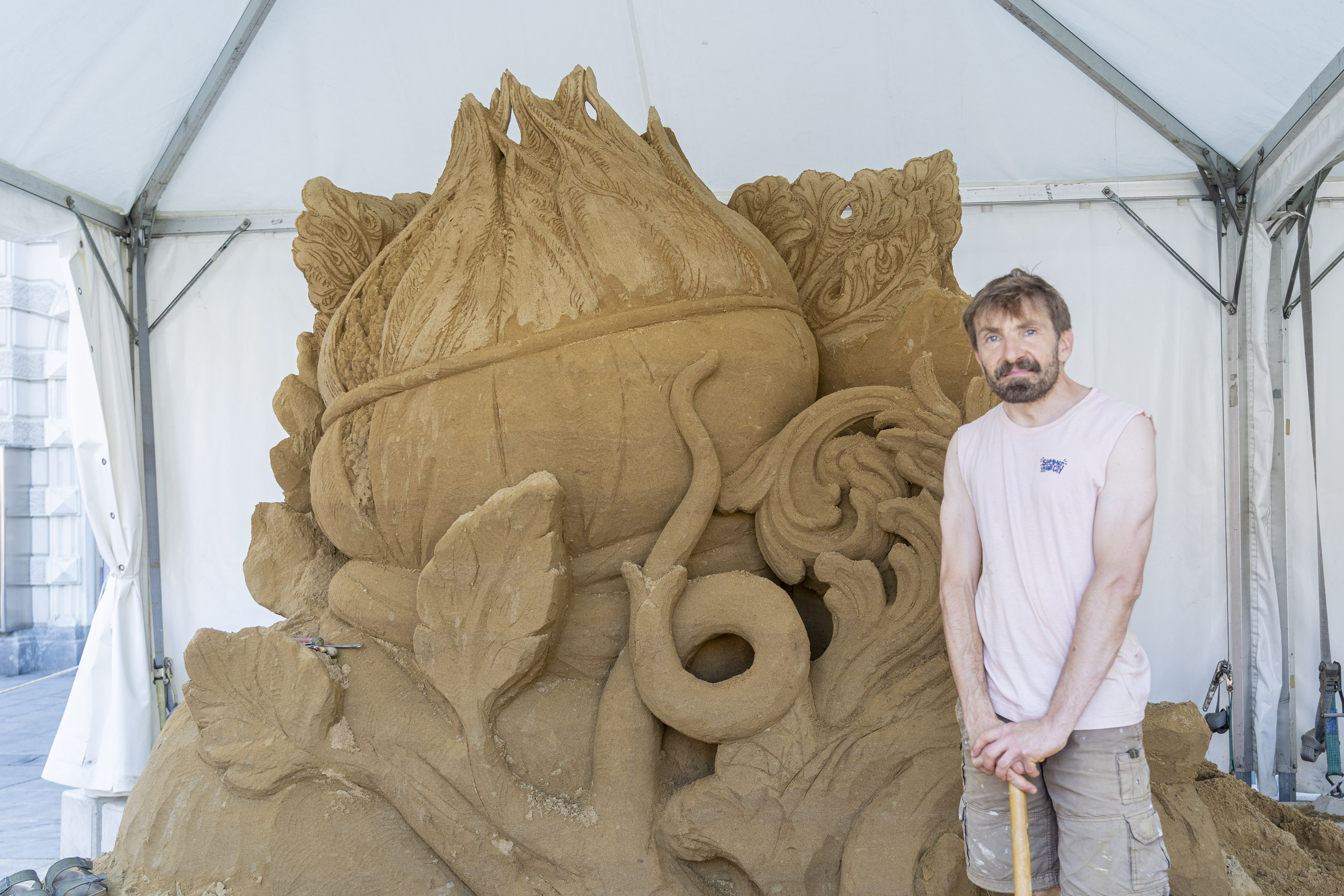 Impressionen vom Aufbau der Sandskulpturen