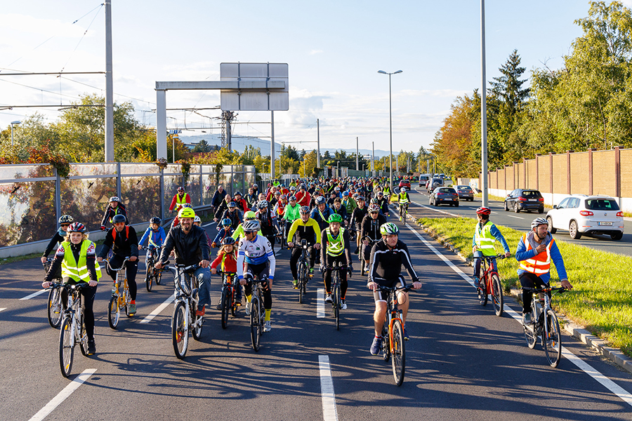 Auf die Radln, Skating, los! Die 13. Tour de Graz am Autofreien Tag verspricht eine runde Sache zu werden. © Harry Schiffer Auf die Radln, Skating, los! Die 13. Tour de Graz am Autofreien Tag verspricht eine runde Sache zu werden.