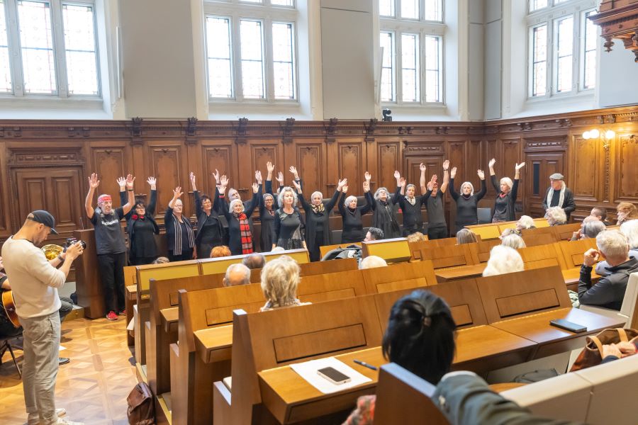 "Die wilden Alten" brachten Stimmung in den Gemeinderatssaal.