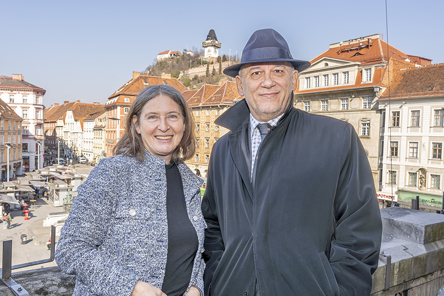 Stimmungsvoller Abschluss des Gastbesuchs auf dem Balkon des Gemeinderatssitzungssaales.