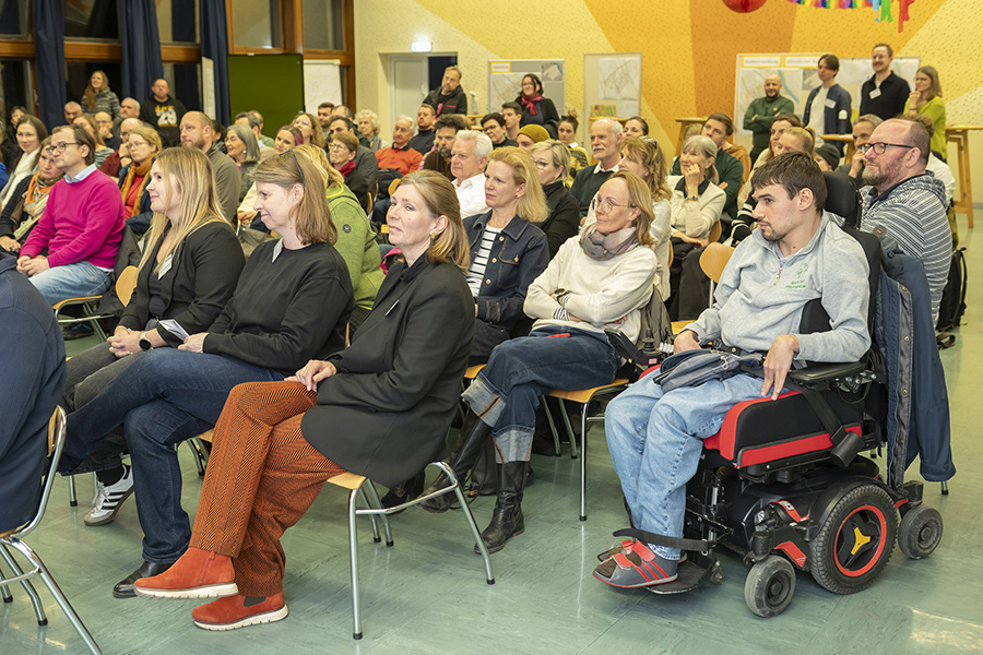 Gemeinsam mit der interessierten Bevölkerung wird ein Bild für den Stadtteil Lend-Mitte entwickelt.