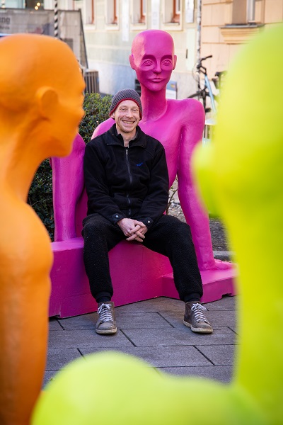 Paul Lässer beim Probesitzen © Stadt Graz/Maria Schneider Paul Lässer beim Probesitzen