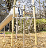 Neue inklusive Spielgeräte im Metahofpark.