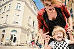Pflegemutter mit Kind