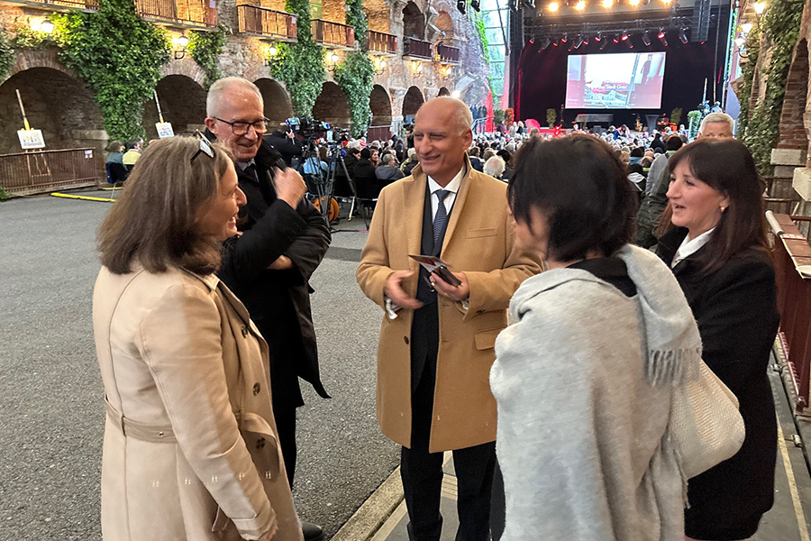 Auch Francesco Panteca, Präsident des Triestiner Gemeinderates (Mitte), war gekommen.