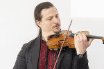 ... Viktor Andriichenko führten musikalisch durchs Programm.