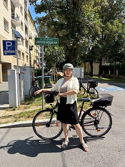 Vizebürgermeisterin Judith Schwentner in der Laimburggasse © Stadt Graz Vizebürgermeisterin Judith Schwentner in der Laimburggasse