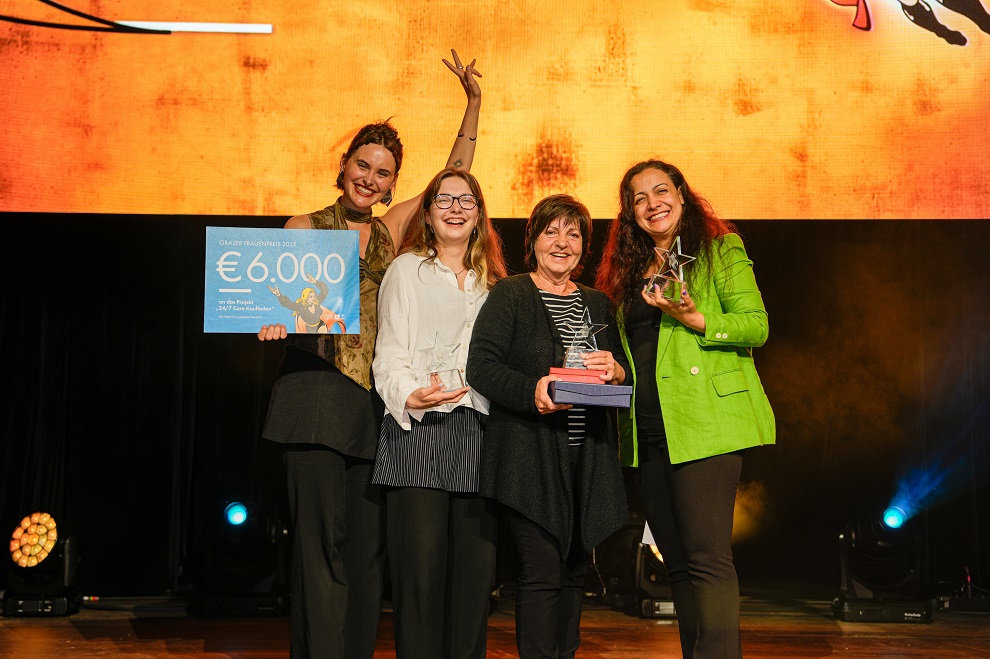 Preisträgerinnen 2025 v.l.: Luise Höggerl, Marie Waser, Heide Cortolezis und Maryam Mohammadi © Stadt Graz/prontolux Preisträgerinnen 2025 v.l.: Luise Höggerl, Marie Waser, Heide Cortolezis und Maryam Mohammadi