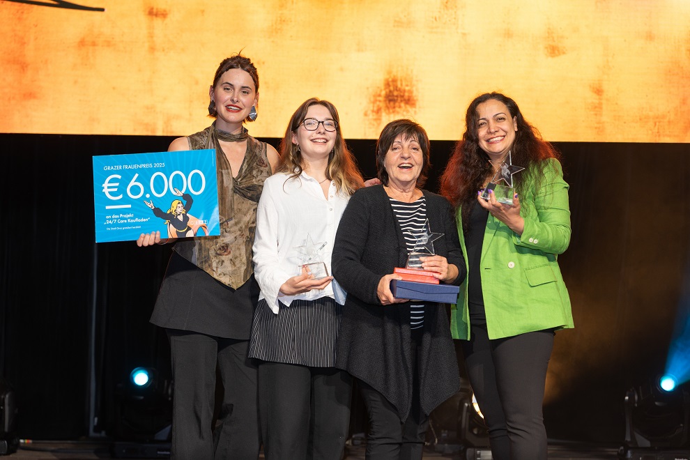 Preisträgerinnen 2025 v.l.: Luise Höggerl, Marie Waser, Heide Cortolezis und Maryam Mohammadi