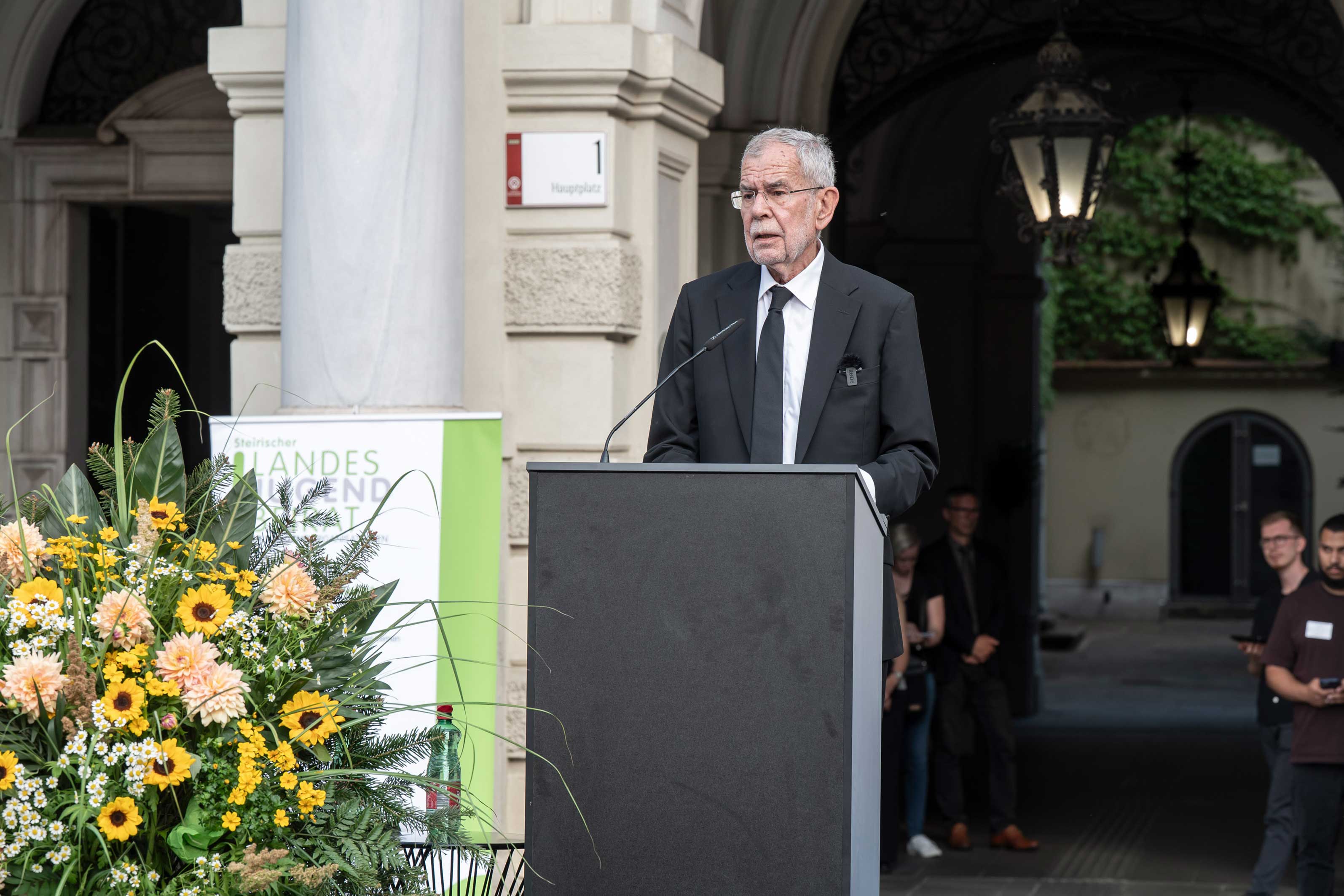 Bundespräsident Alexander Van der Bellen: "Wir werden euch nicht vergessen!" © Stadt Graz/Fischer Bundespräsident Alexander Van der Bellen: "Wir werden euch nicht vergessen!"