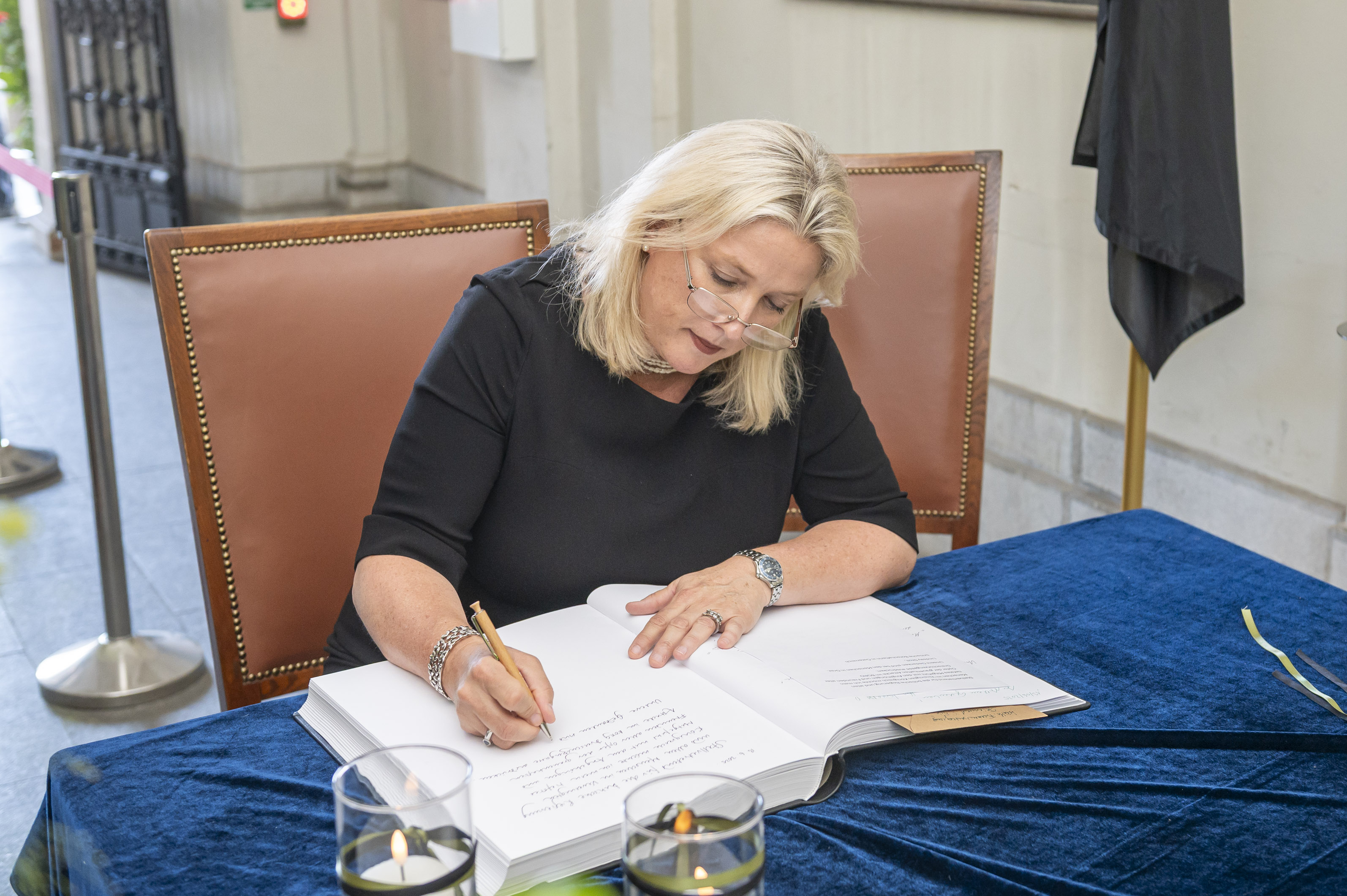 Botschafterin Lindsay Skoll überbrachte britische Kondolenzbekundungen. © Stadt Graz/Fischer Botschafterin Lindsay Skoll überbrachte britische Kondolenzbekundungen.