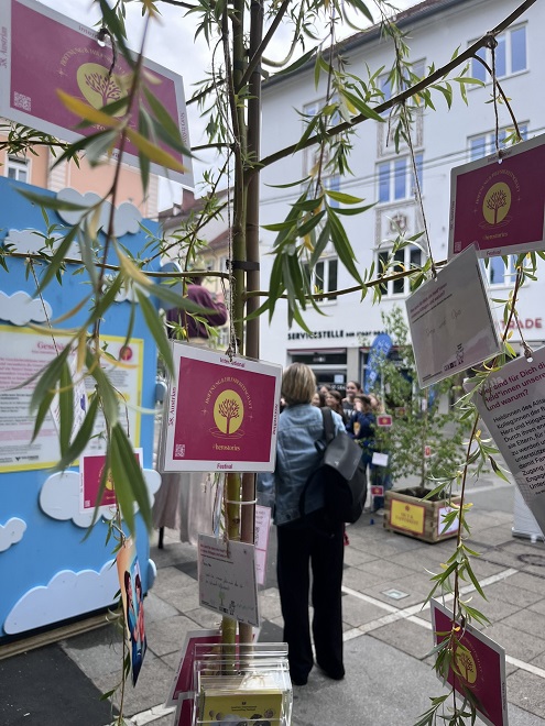 Sie sind herzlich eingeladen die Kunstinstallation zu besuchen.