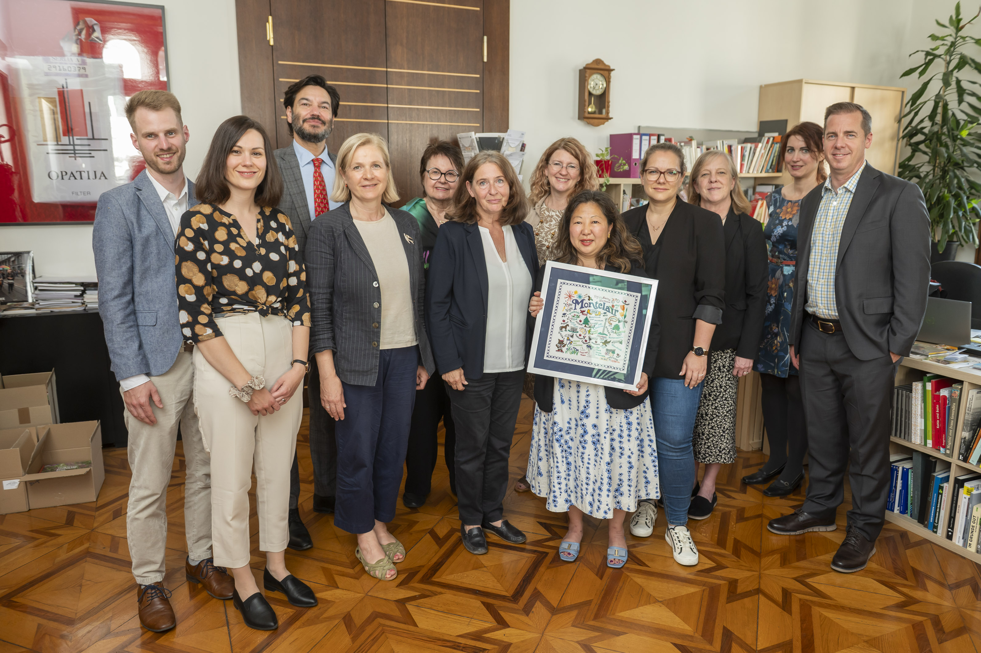 Die Delegation aus Montclair, mit Vertreter:innen der Grazer Stadtpolitik und des Vereins "Nachbarn in Übersee".