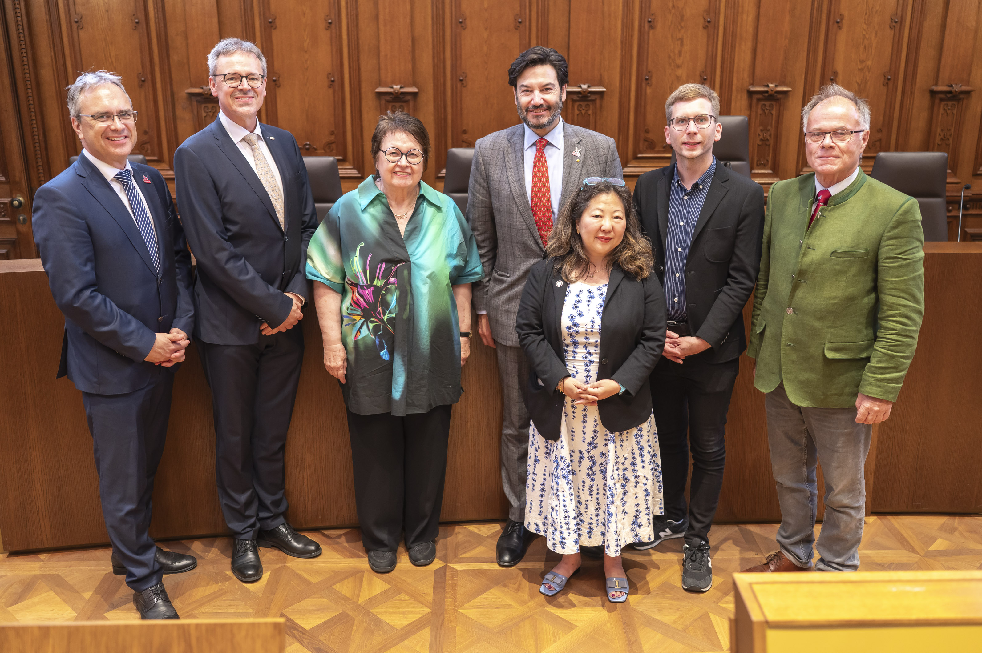 Peter Riedler, Rektor der Universität Graz, Georg Schulz, Rektor der Kunstuniversität Graz, Maxie Uray-Frick, Jonathan Koppell, Susan Shin Andersen, Stadtrat Robert Krotzer und Gemeinderat Peter Piffl-Percevic.