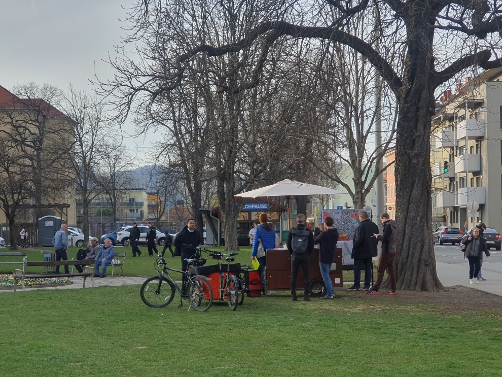 Kaffeetreffpunkt im Fröbelpark