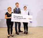 Überreichung Verwaltungspreis 