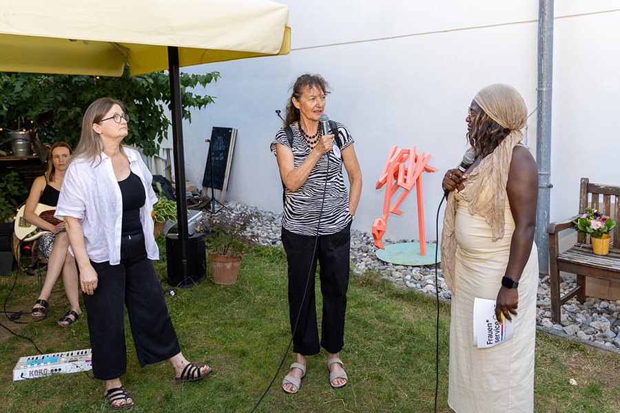 DIe Vorstandsmitglieder Ingrid Franthal (M.)  und Ursula Hauszer-Ortner