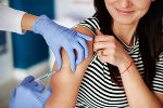 Die kostenlose HPV-Impfung für junge Erwachsene geht in die Verlängerung.