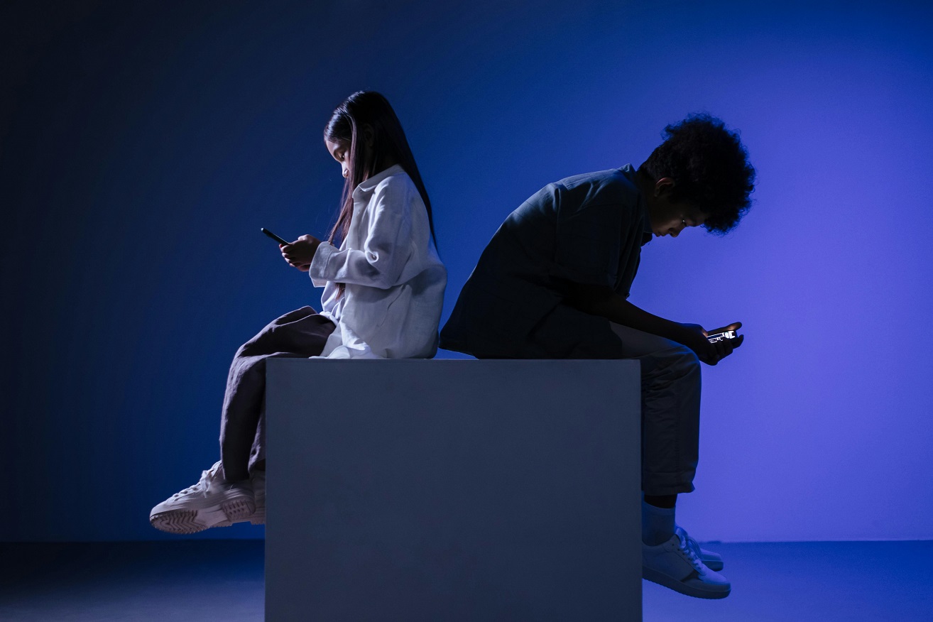 Wenn aus Minuten Stunden werden - Wie Eltern und Bezugspersonen der Ausstieg aus Konfliktspiralen rund ums Handy gelingen kann © Pexels/Ron Lach Wenn aus Minuten Stunden werden - Wie Eltern und Bezugspersonen der Ausstieg aus Konfliktspiralen rund ums Handy gelingen kann