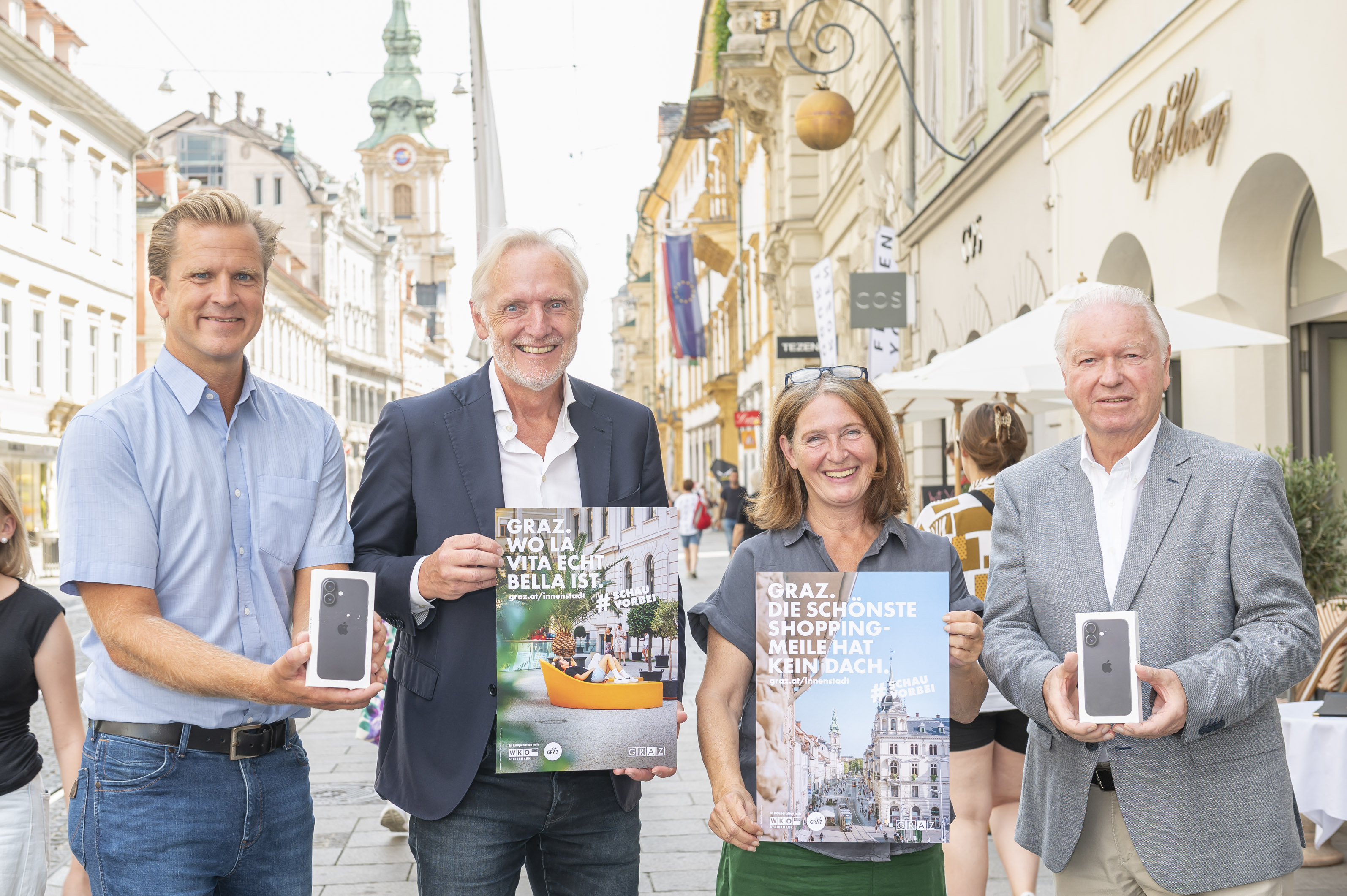 v.l.: WKO-Regionalstellenleiter für Graz Viktor Larissegger, Stadtrat Günter Riegler, Bürgermeisterin Elke Kahr und Erwin Sacher, Vorstand "Echt Graz"