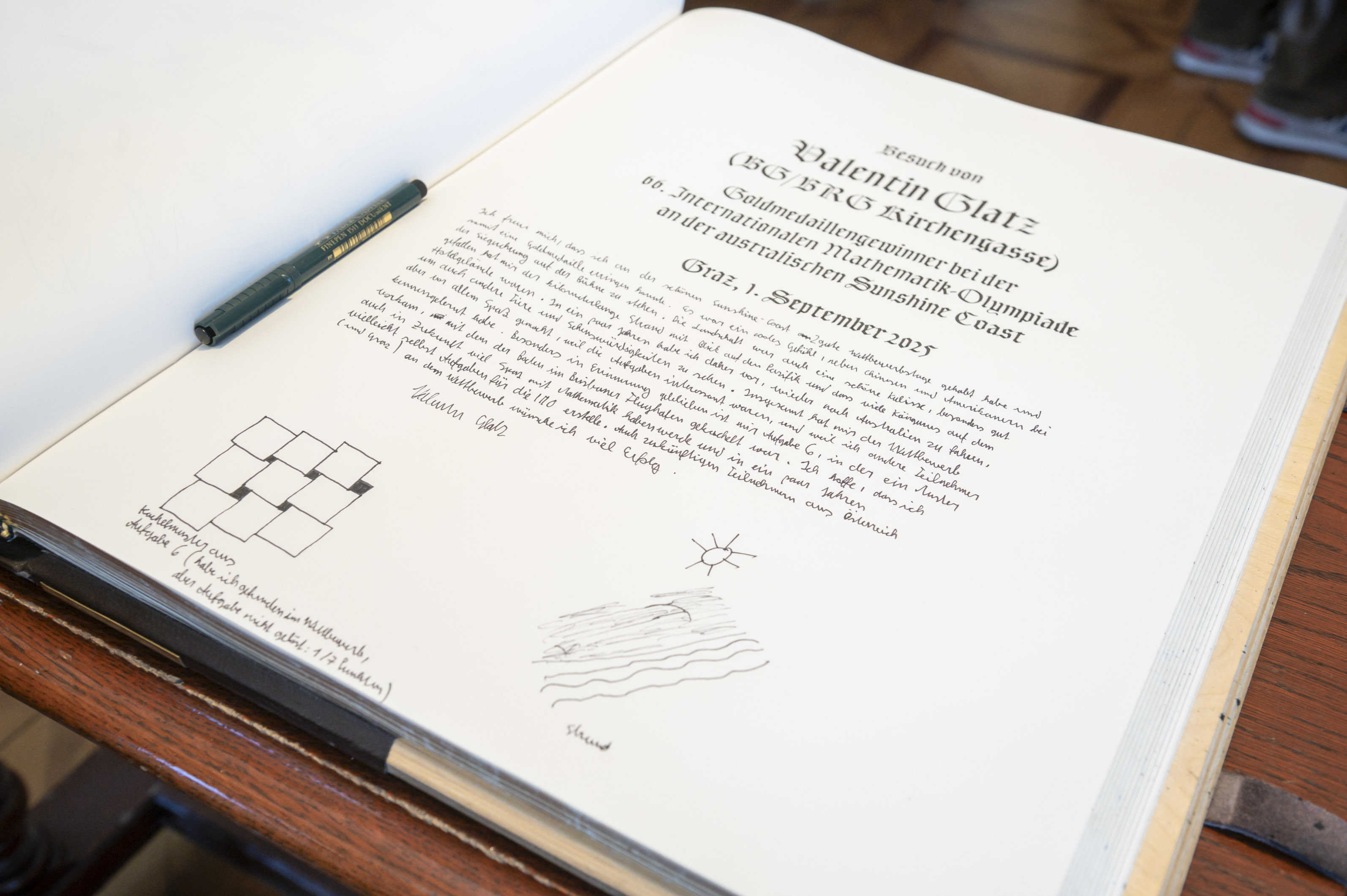 Goldmedaillengewinner Valentin Glatz trug sich ins Goldene Buch der Stadt ein © Stadt Graz/Fischer Goldmedaillengewinner Valentin Glatz trug sich ins Goldene Buch der Stadt ein
