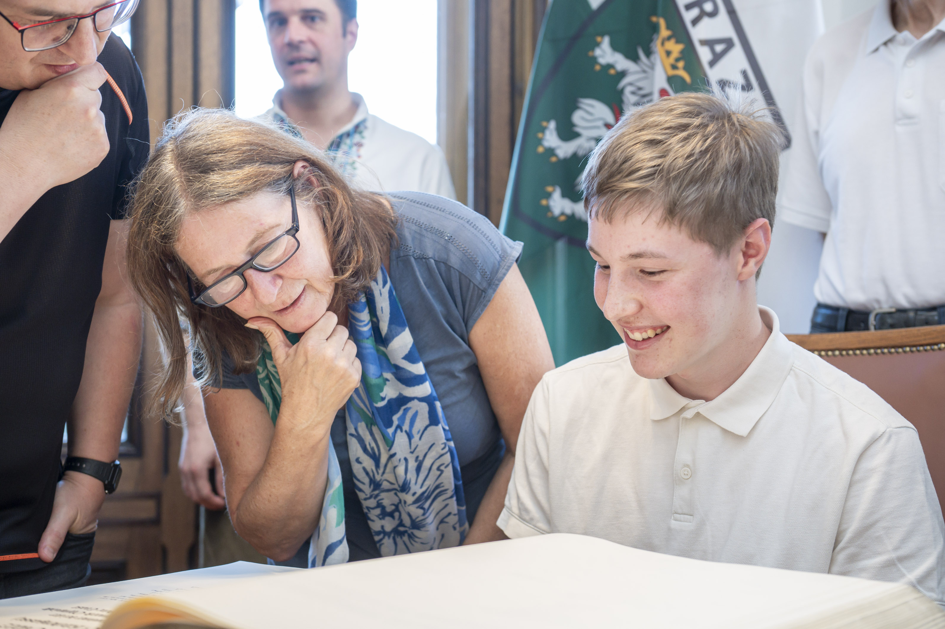 Goldmedaillengewinner Valentin Glatz trug sich ins Goldene Buch der Stadt ein © Stadt Graz/Fischer Goldmedaillengewinner Valentin Glatz trug sich ins Goldene Buch der Stadt ein