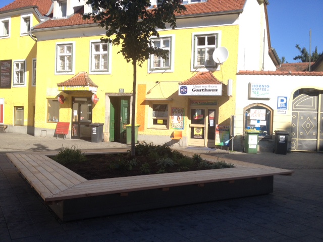 Griesplatz Nord: neue Sitzbank © Stadt Graz Griesplatz Nord: neue Sitzbank