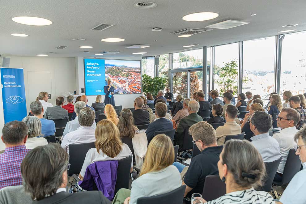 Die Moderation übernahm Simone Koren-Wallis aus der Abteilung für Kommunikation. © Stadt Graz/Fischer Die Moderation übernahm Simone Koren-Wallis aus der Abteilung für Kommunikation.