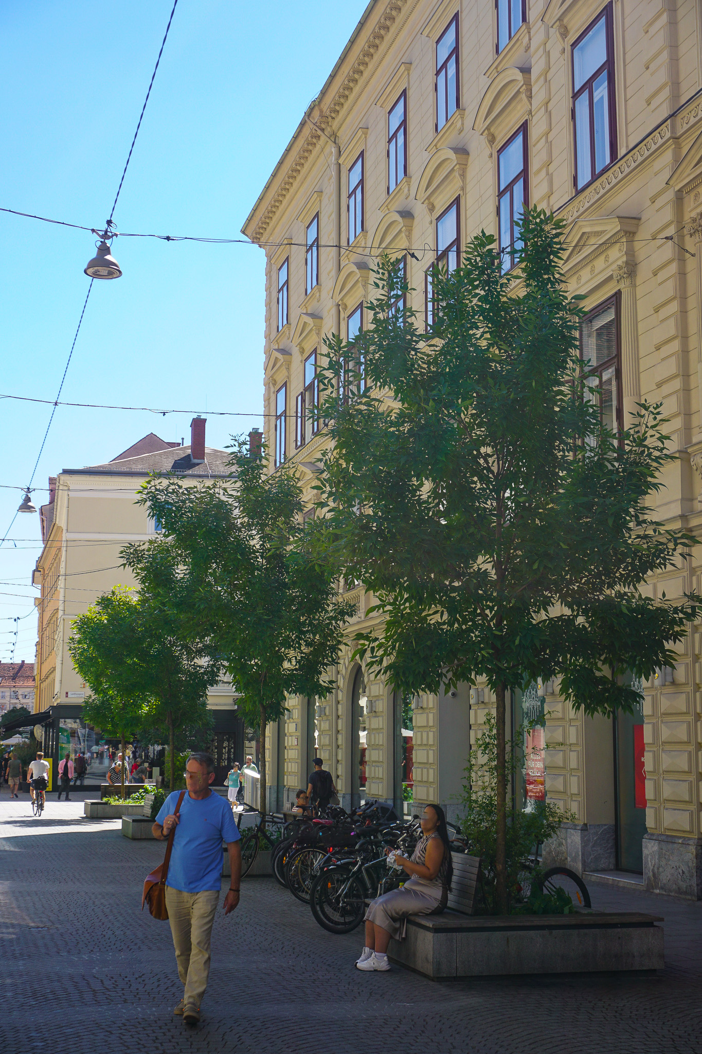 Schmiedgasse mit 7 amerikanischen Eschen und dazugehörigen Bauminseln und Sitzbankauflagen