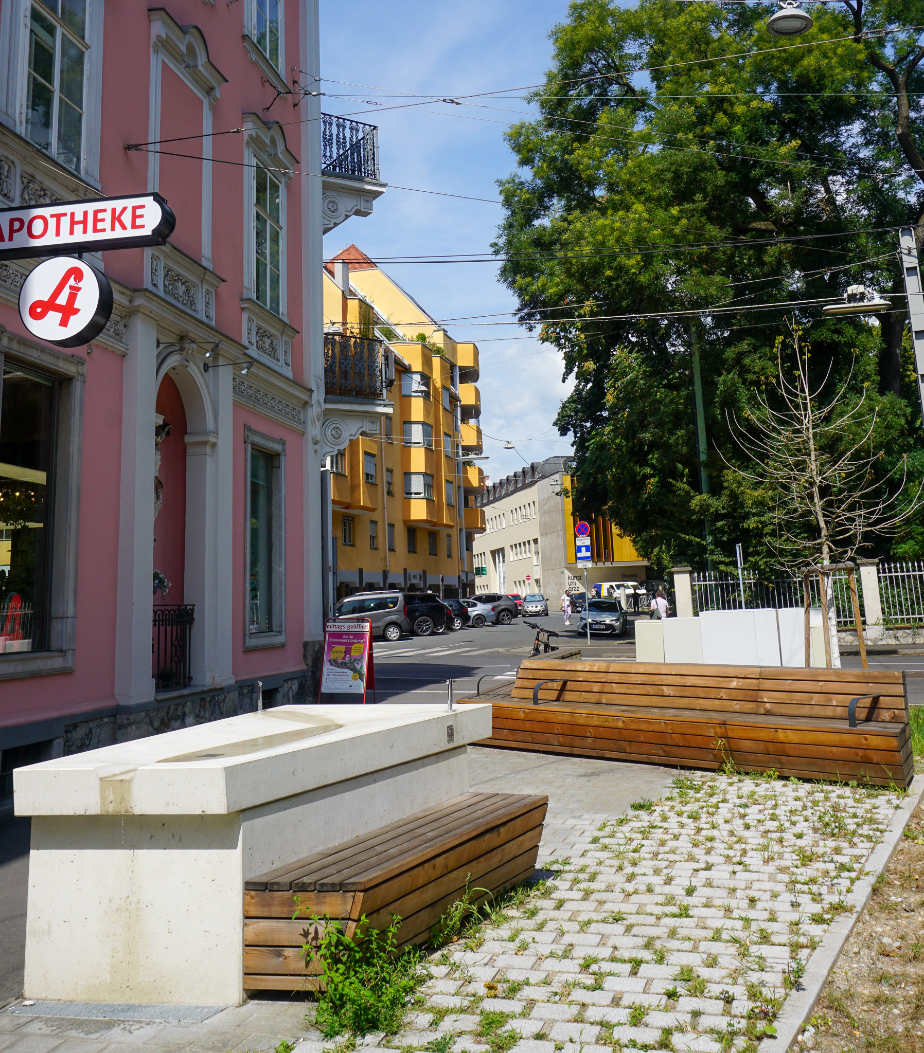 Blick auf den gesamten neuen Platzbereich