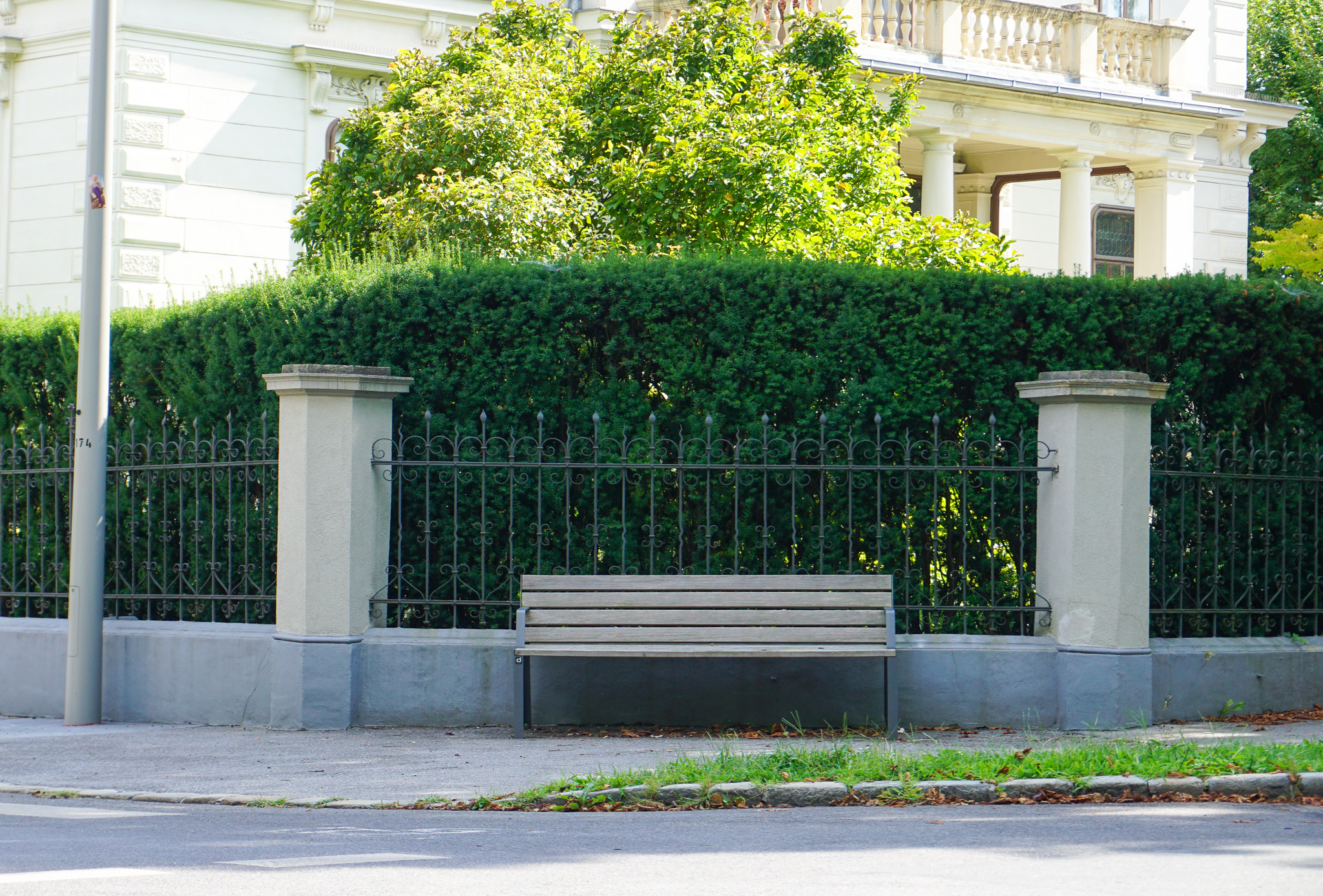 Sitzbank Ecke Schubertstraße/Lenaugasse