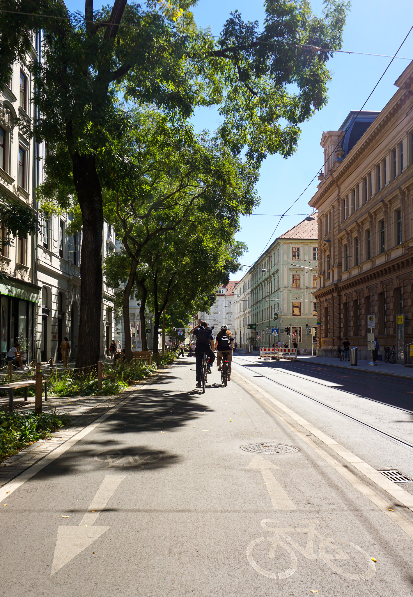 Fahrradstreifen im unteren Abschnitt der Neutorgasse