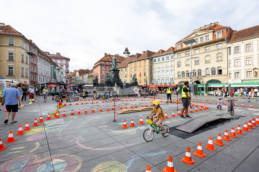 Der Autofreie Tag in Graz als lebendiger Beweis, wie klimafreundliche Mobilität bewegt,