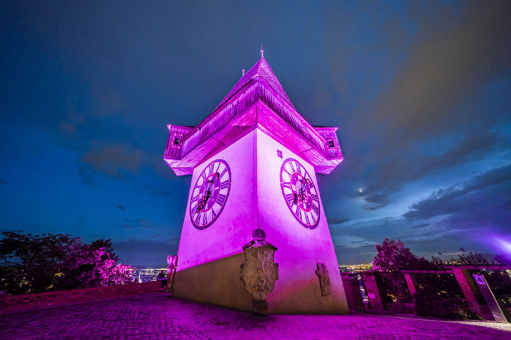 Uhrturm pink