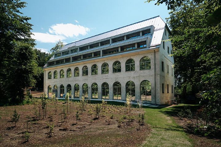 Behutsam saniert und architektonisch neu interpretiert: das historische Jesuitenrefektorium am Rosenhain