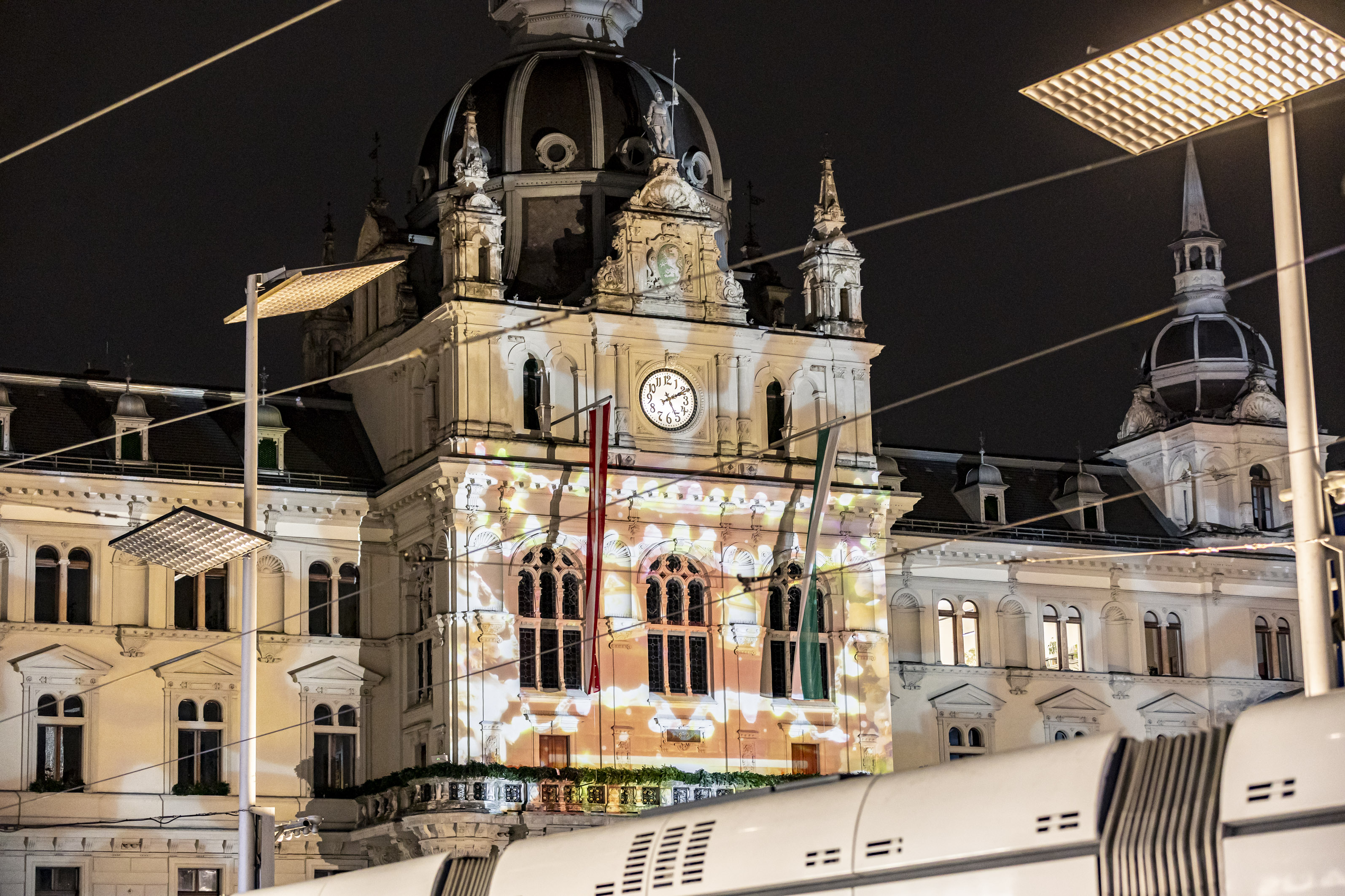 Die Adventbeleuchtung erstrahlt in vollem Glanze. © Stadt Graz/Fischer Die Adventbeleuchtung erstrahlt in vollem Glanze.