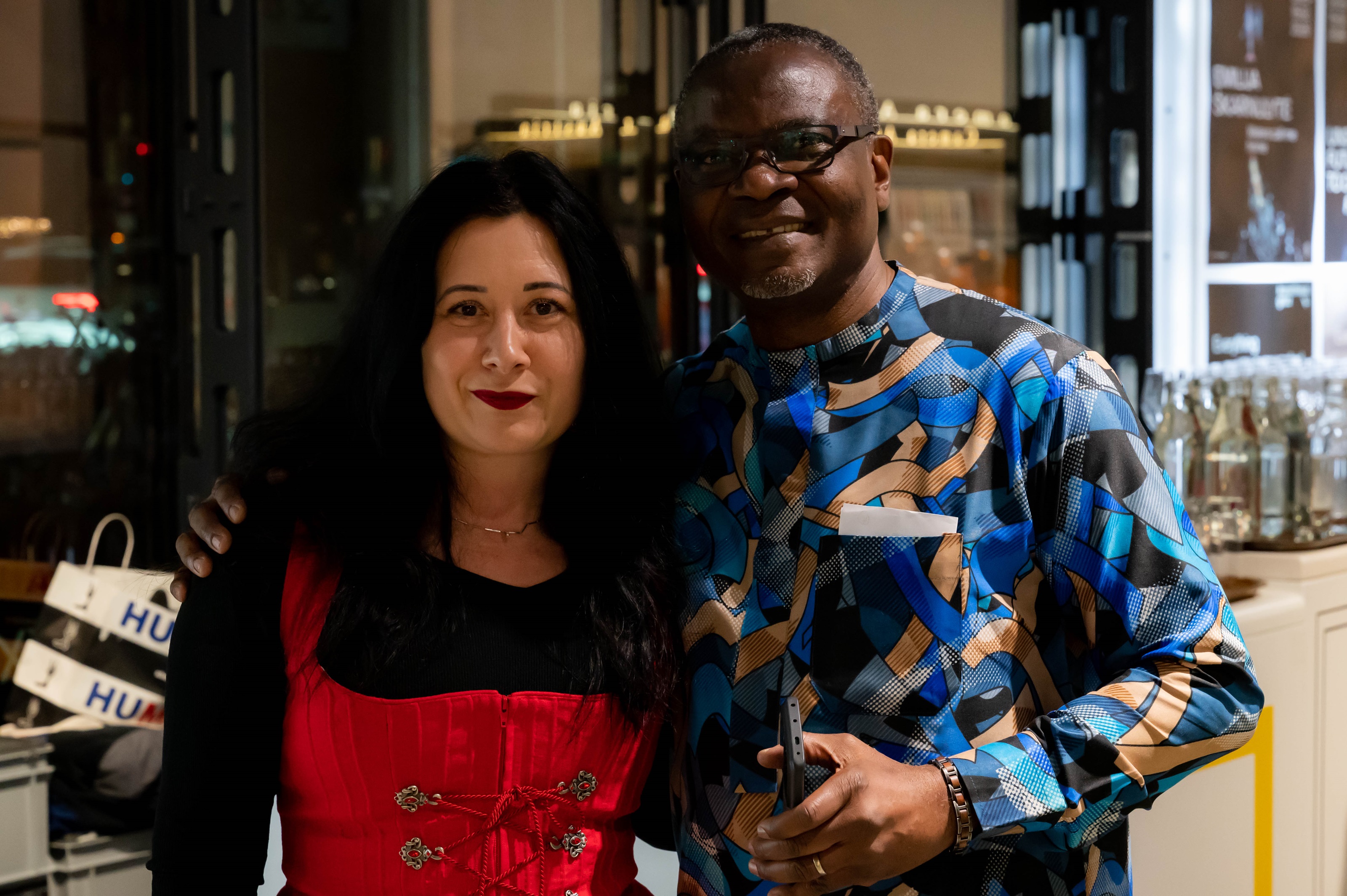 Vorsitzende Irina Karamarkovic und Geschäftsführer Godswill Eyawo