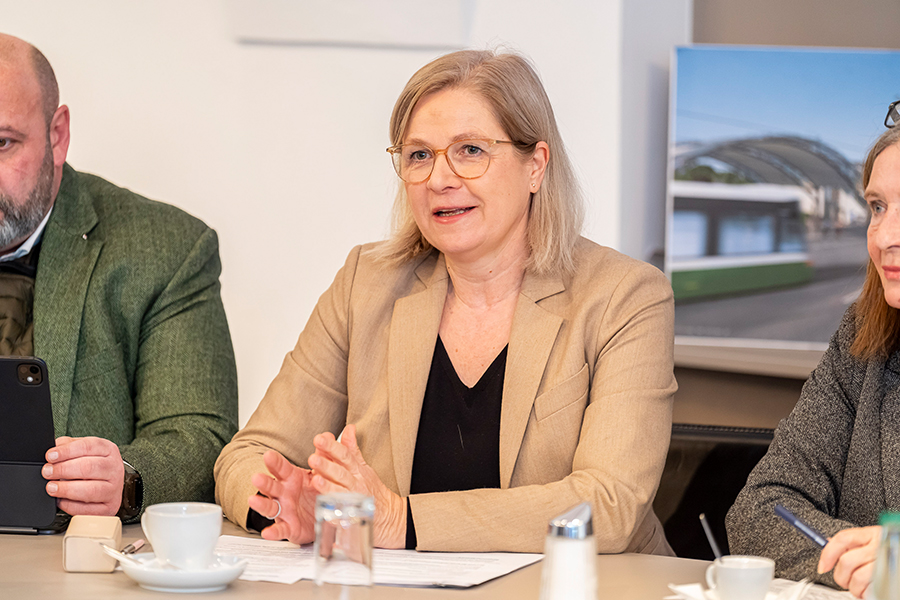 Linie 8 auf Schiene: Vizebürgermeisterin Judith Schwentner © Stadt Graz/Fischer Linie 8 auf Schiene: Vizebürgermeisterin Judith Schwentner