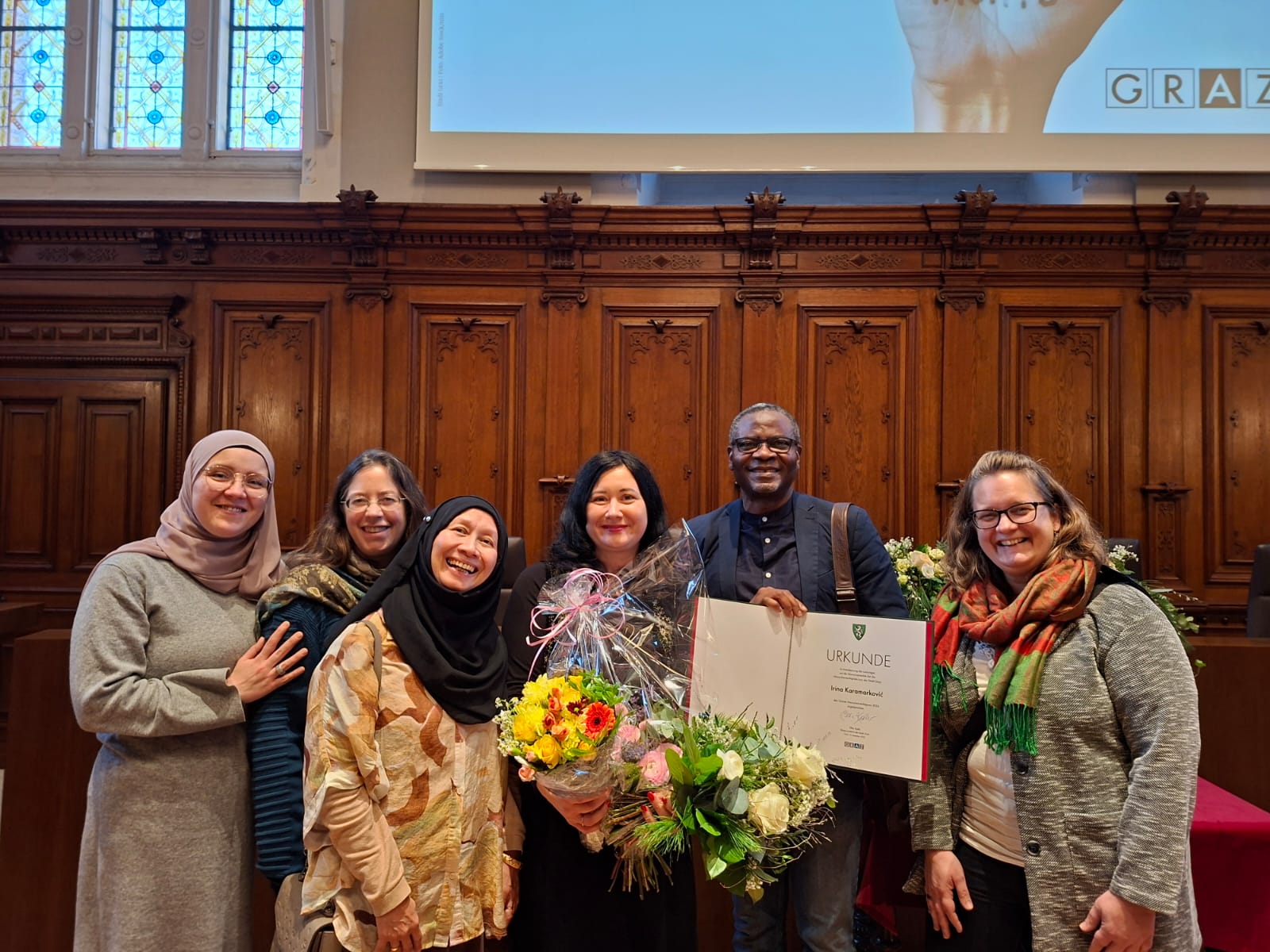 Glückwunsch an Irina Karamarković zur Verleihung des Grazer Menschenrechtspreises 2025 © Migrant:innenbeirat der Stadt Graz Glückwunsch an Irina Karamarković zur Verleihung des Grazer Menschenrechtspreises 2025