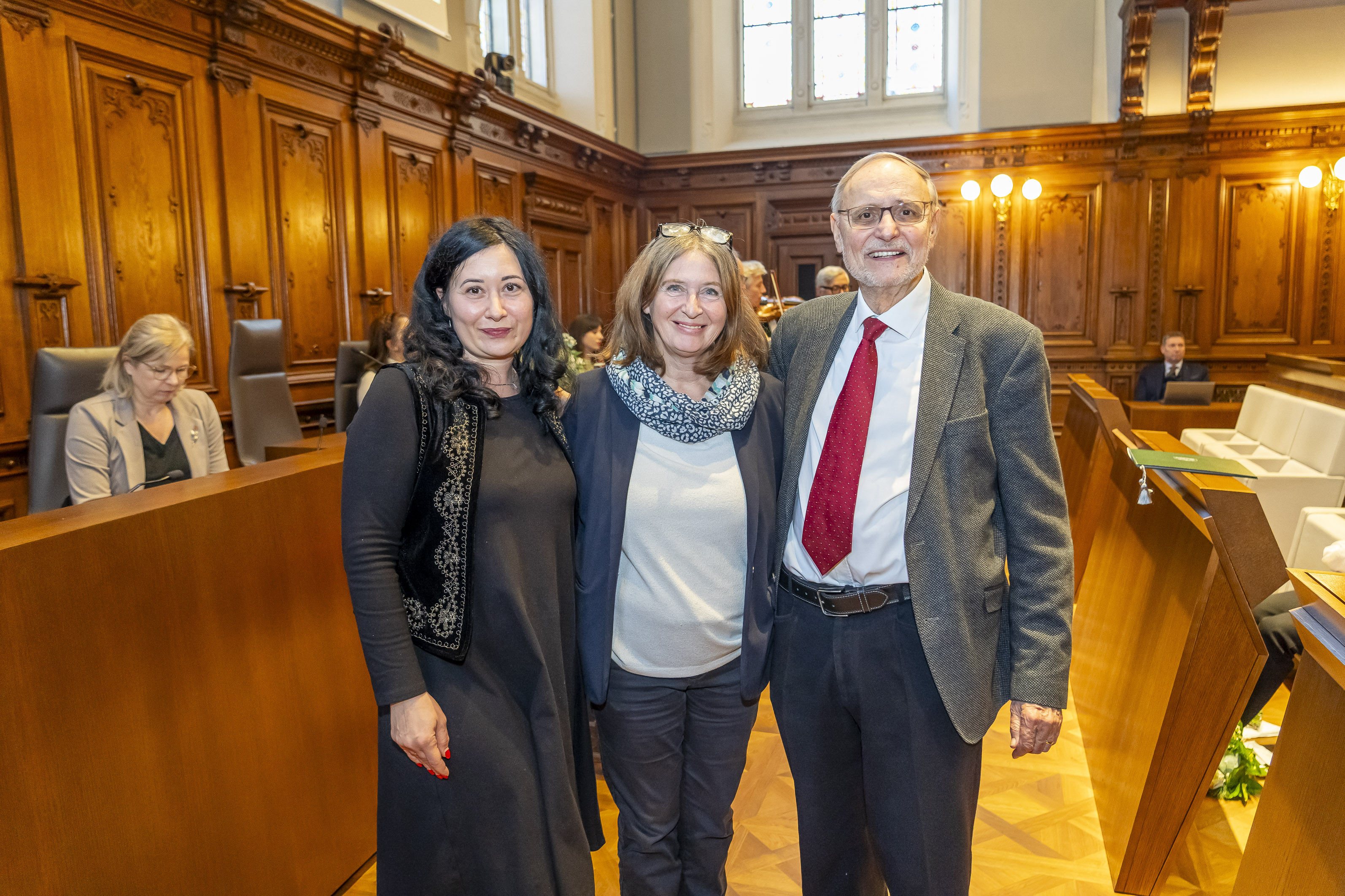 Bürgermeisterin Elke Kahr mit Irina Karamarković und Dietmar Dragarić.