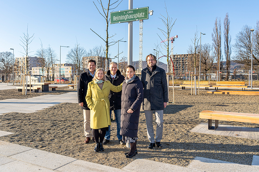 Reininghaus ist um einen 10.000 m2 großen Platz für alle reicher: Bertram Werle, Judith Schwentner, Manfred Eber, Heike Wolf-Nikodem-Eichenhardt und Gerd Pichler (v. l.)