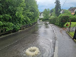 Pluviale Überflutung: Der Kanal kann das Wasser nicht mehr ableiten.