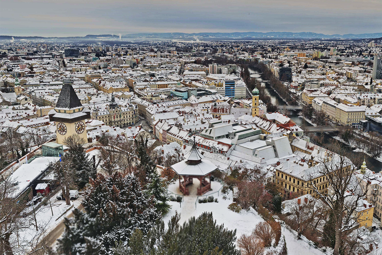 Der beste Blick über ein verschneites Graz