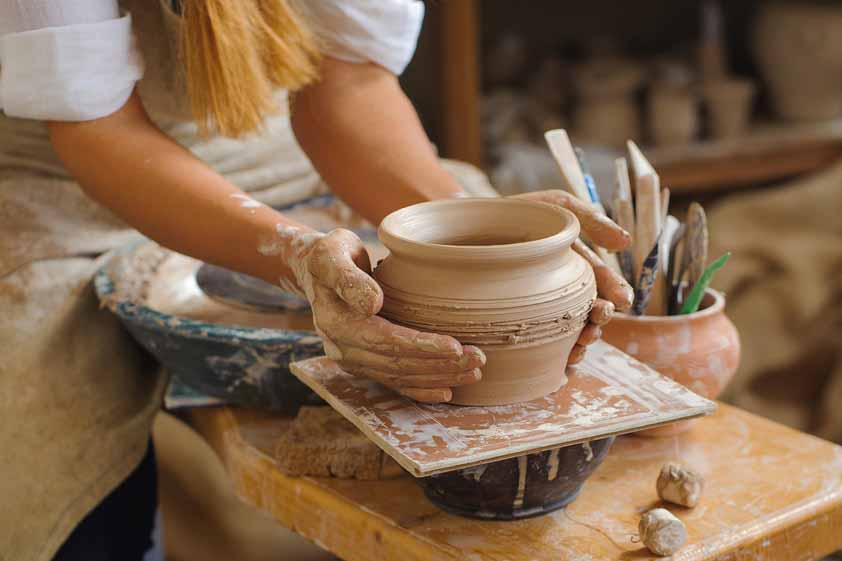 Spannende Führungen: Blick hinter die Kulissen © Adobe Stock/Lisovoy Spannende Führungen: Blick hinter die Kulissen