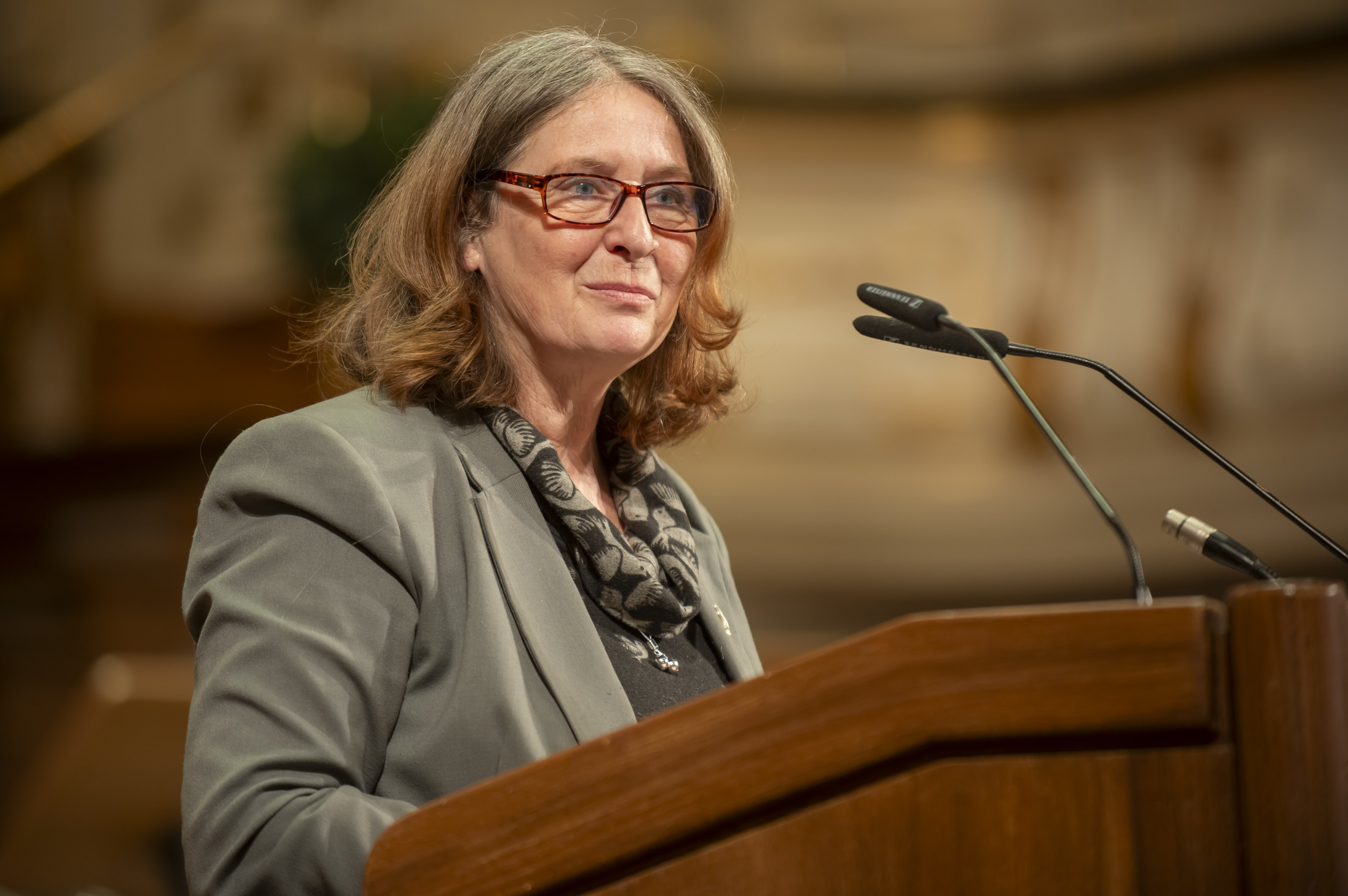 Bürgermeisterin Elke Kahr betonte in ihrer Rede die Wichtigkeit von Zusammenhalt und gegenseitigem Respekt.